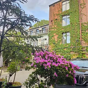 Old Apartments1 טביליסי